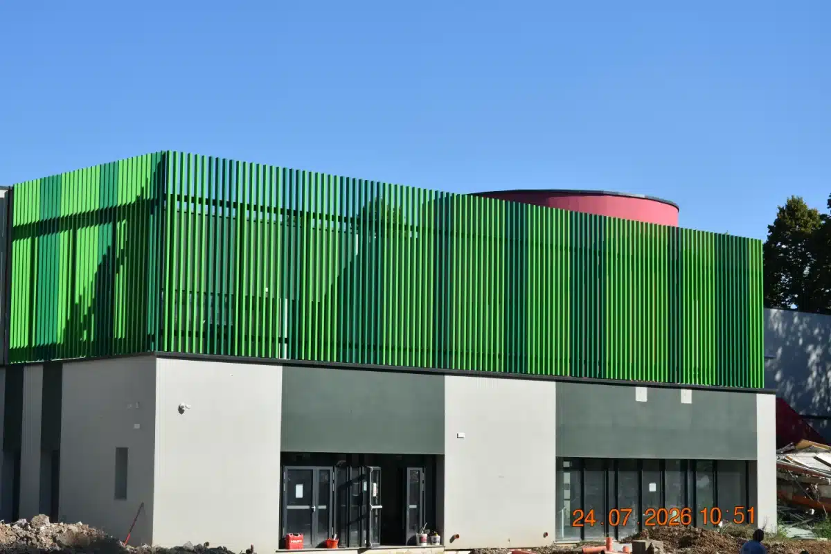 lavori-di-installazione-frangisole-verdi-pacur